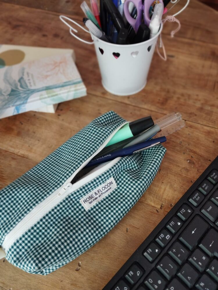 Trousse d’écolier vichy vert foncé – Image 3