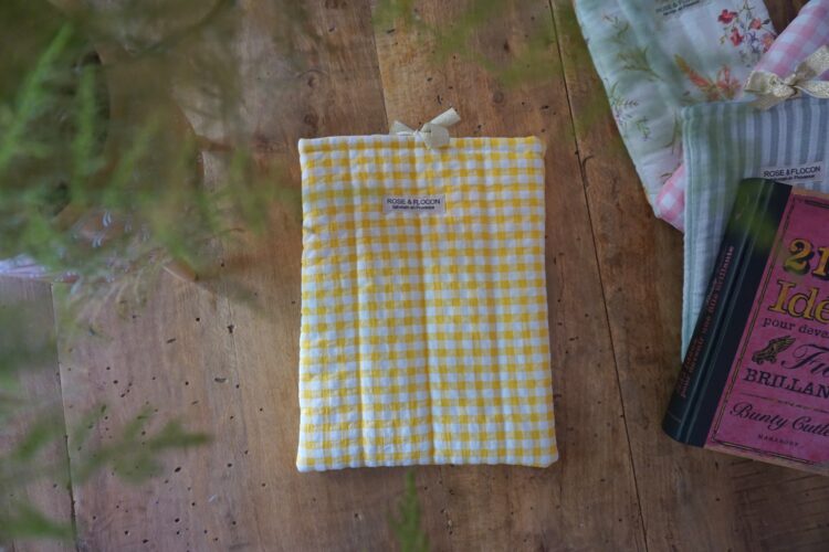 Pochette à livres vichy jaune