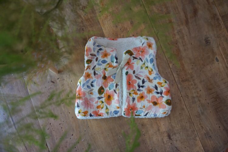 Gilet de berger bébé fleur aquarelle