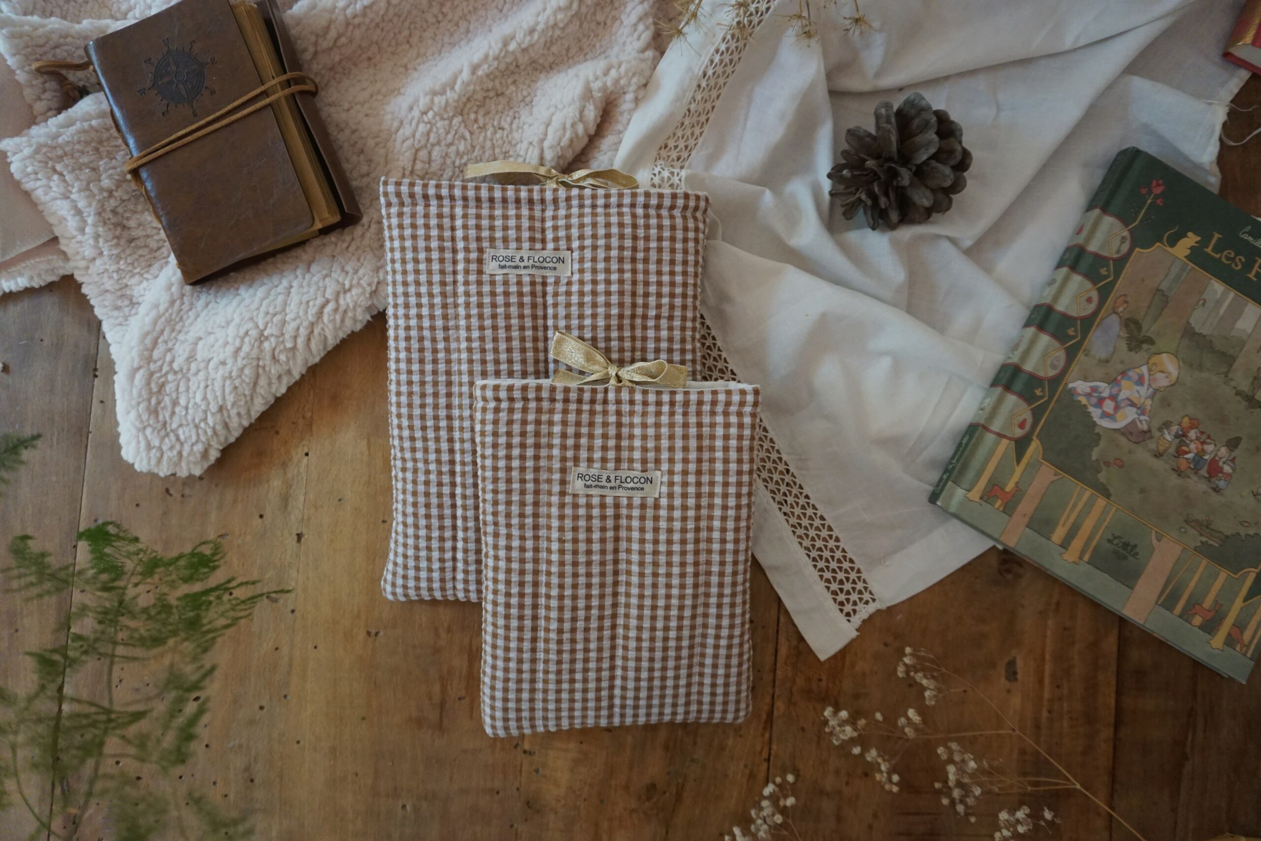 Pochette à livres Vichy Mocha – Image 2