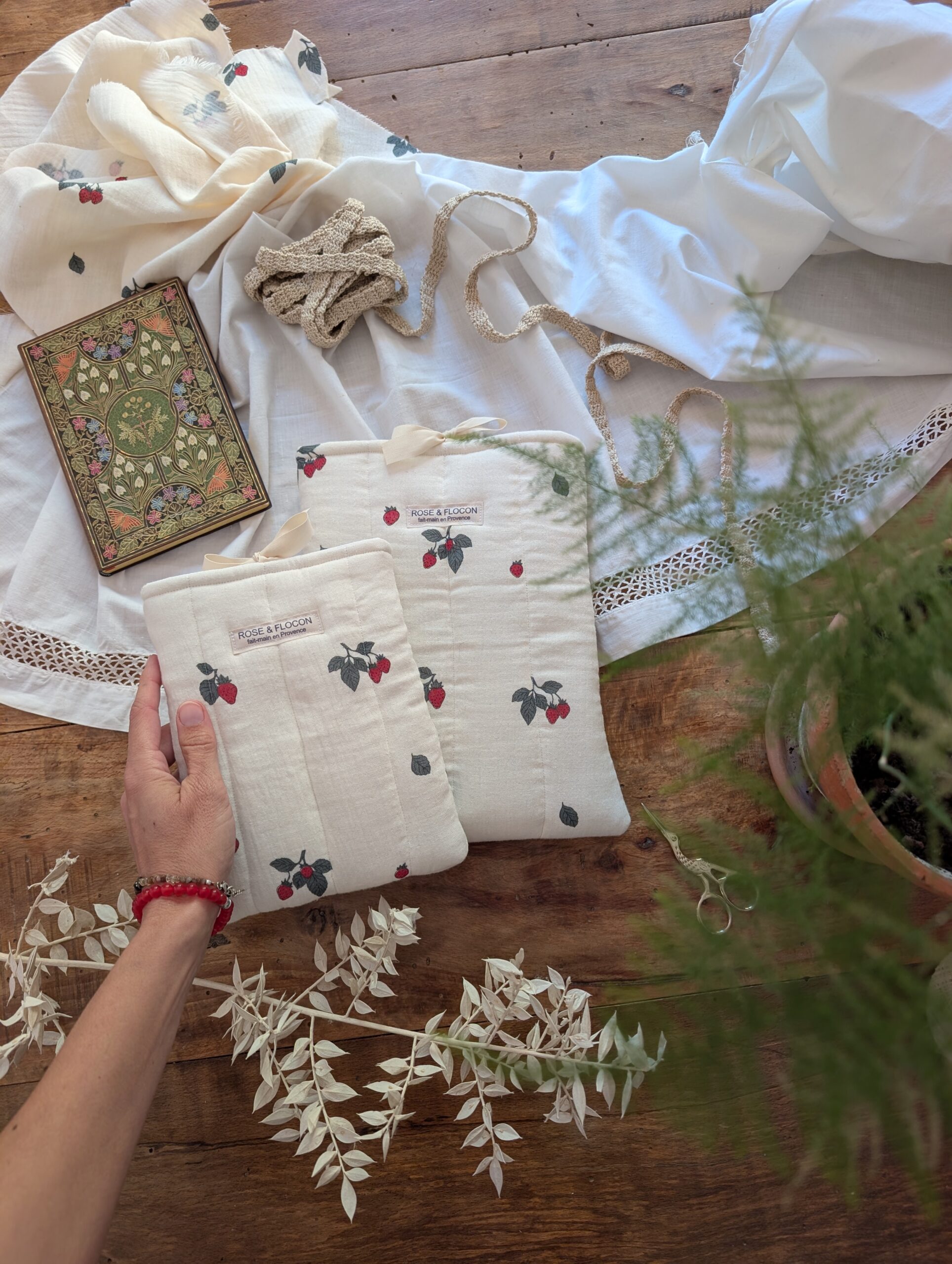 Pochette à livres fraise des bois – Image 6
