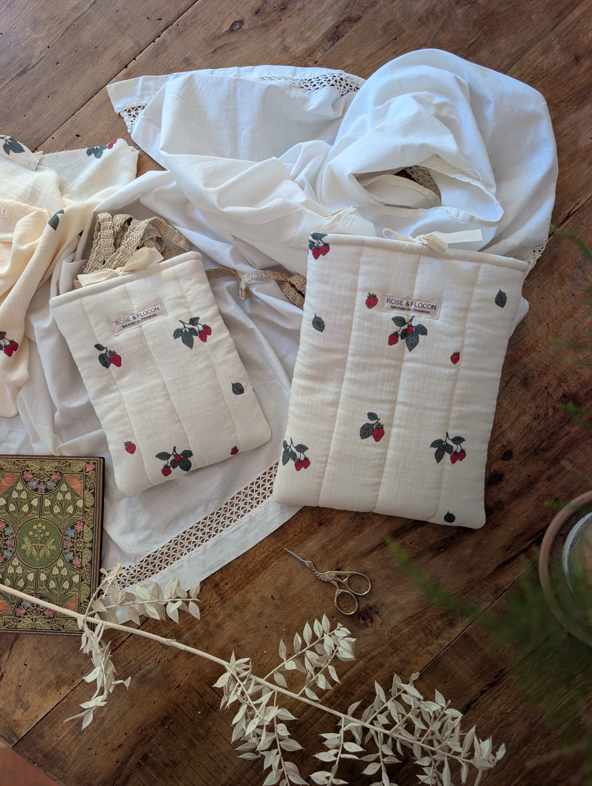 Pochette à livres fraise des bois – Image 4